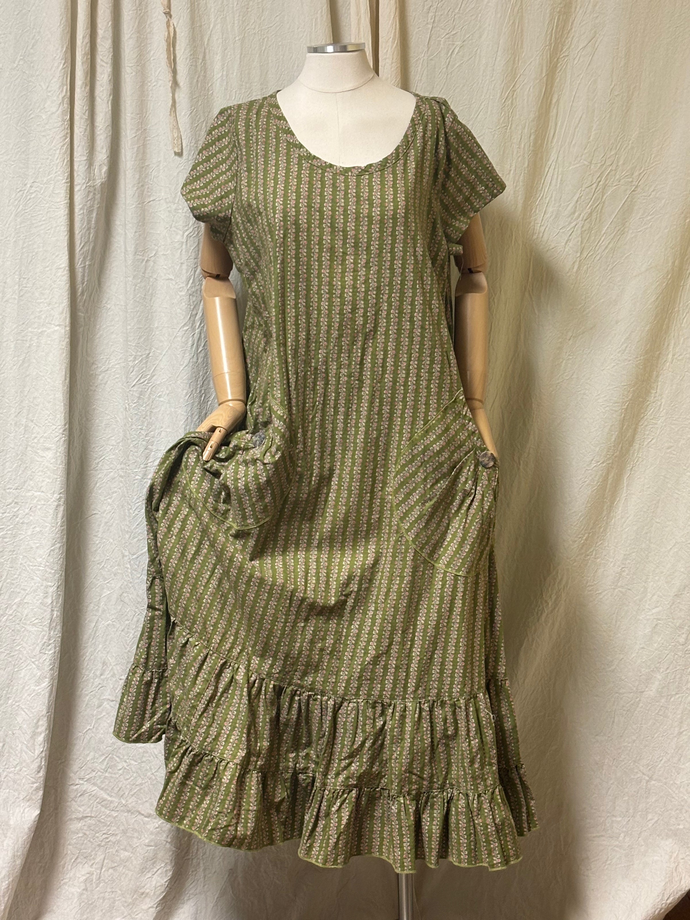 Prairie Dress Cotton Purple Floral Lawn / 1X Prairie Dress Cotton Purple Floral Lawn / 1X
