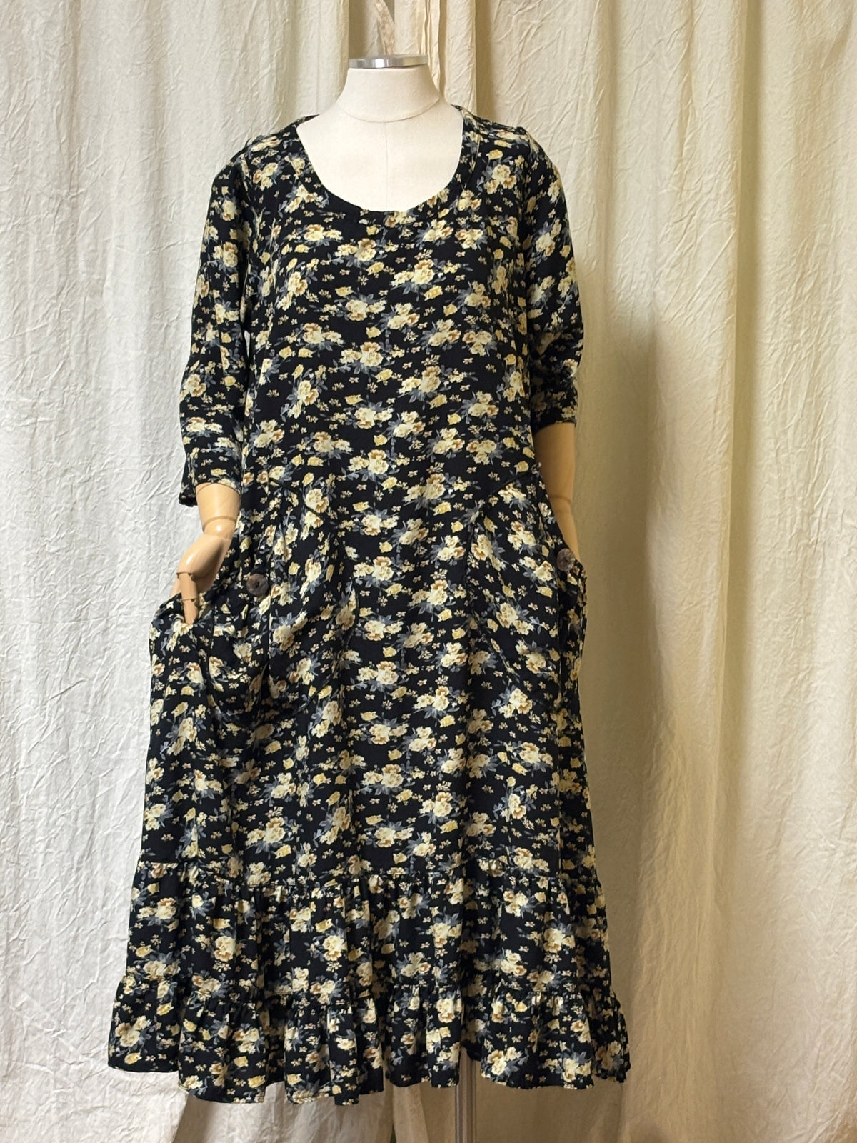 Prairie Dress, Rayon Red Black Floral / XXL Prairie Dress, Rayon Red Black Floral / XXL