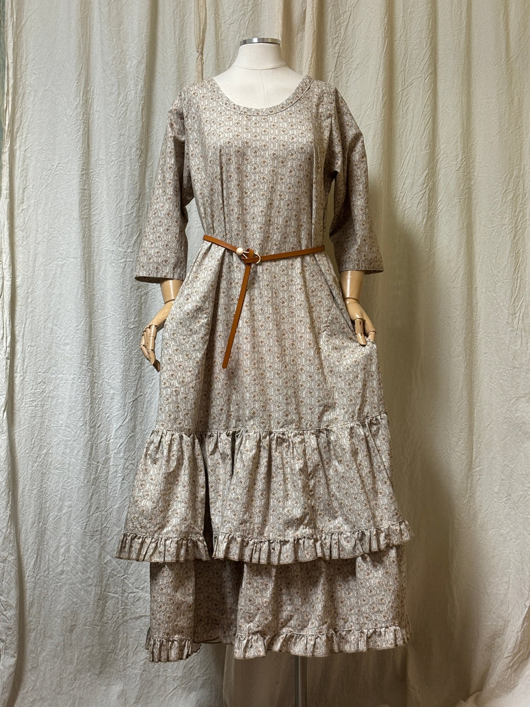 Cotton Floral, Victorian Vintage Style, Ruffles, Prairie Style, Cottage core