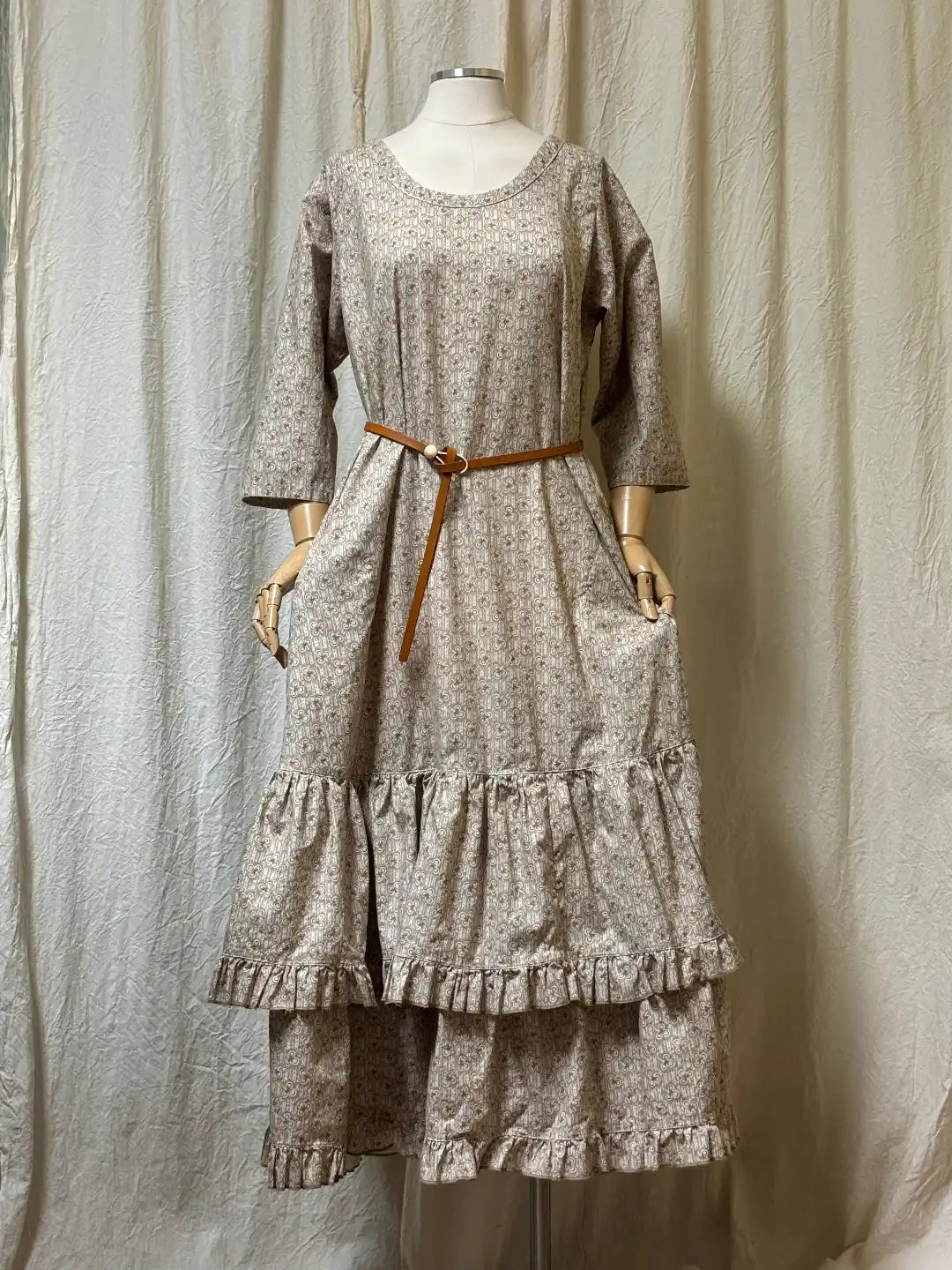 Cotton Floral, Victorian Vintage Style, Ruffles, Prairie Style, Cottage core