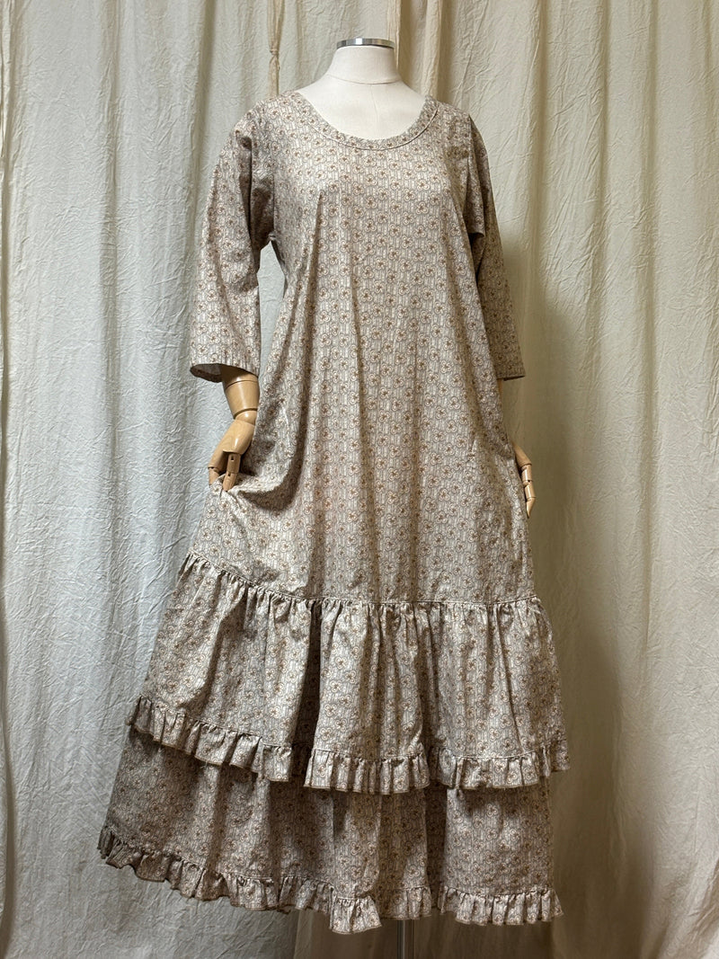 Cotton Floral, Victorian Vintage Style, Ruffles, Prairie Style, Cottage core