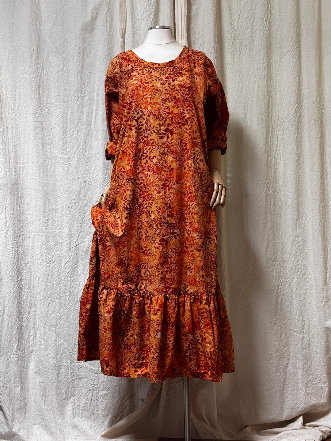 Cotton floral vintage style dress, side pockets made in USA