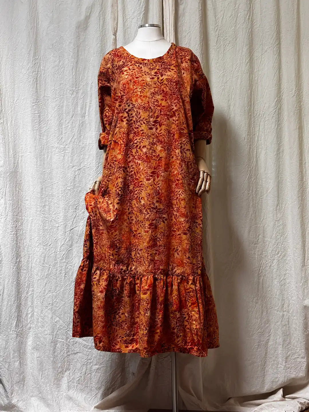 Cotton floral vintage style dress, side pockets made in USA