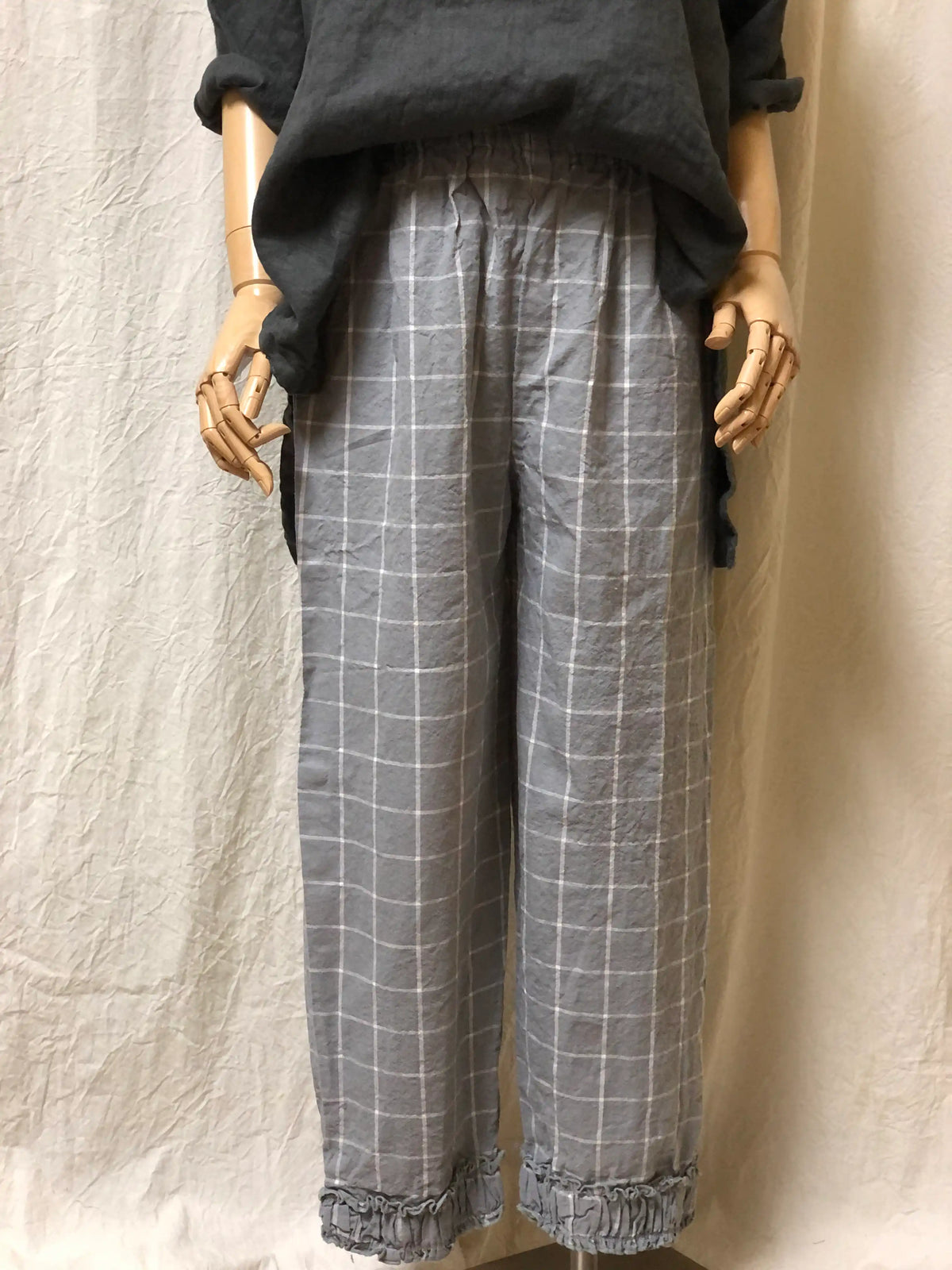 Ruched Bottom Crop Pant Linen