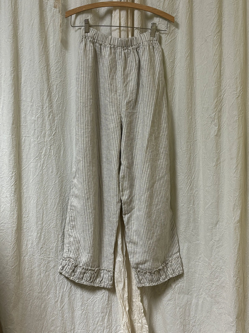 Ruched Bottom Crop Pant Linen