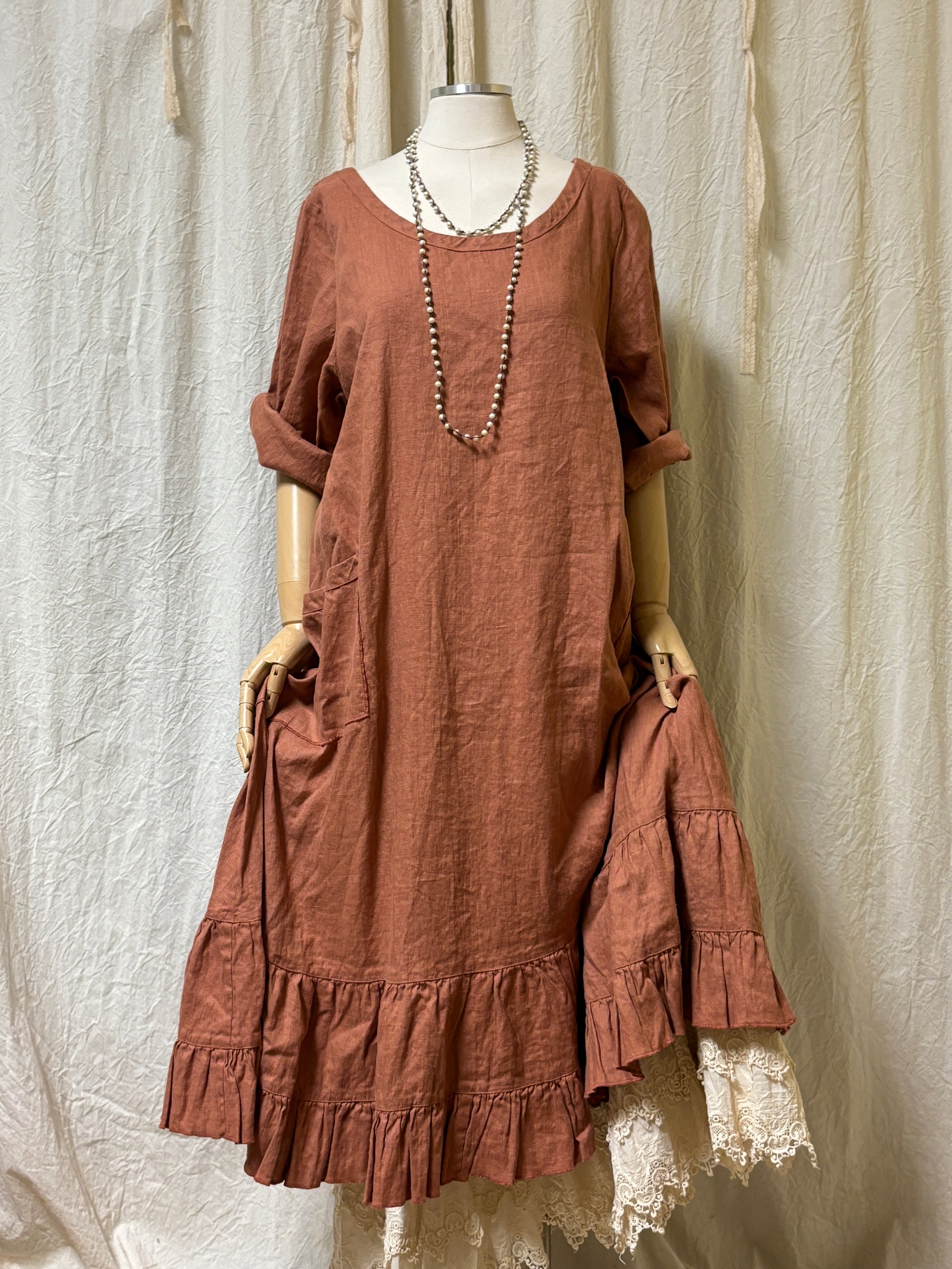 Ruffled Linen Dress with Sleeves and Pockets. Made in America Sunbake / S Ruffled Linen Dress with Sleeves and Pockets. Made in America Sunbake / S