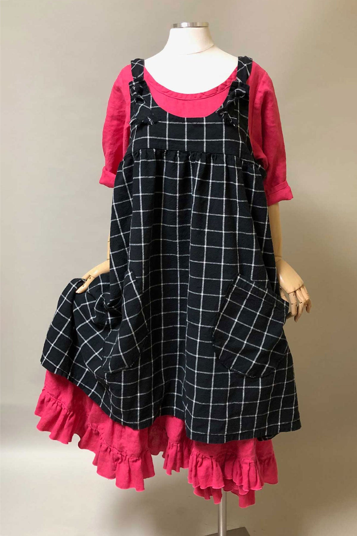 s*a様 Misha&Puff crescent pinafore 黒と白 スカ s*a様 Misha&Puff crescent pinafore 黒と白 スカ - メルカリ