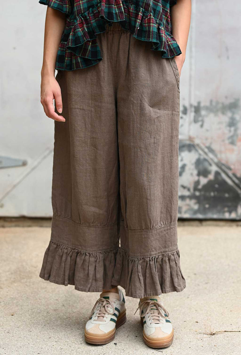 Janis Bloomer Long, Linen