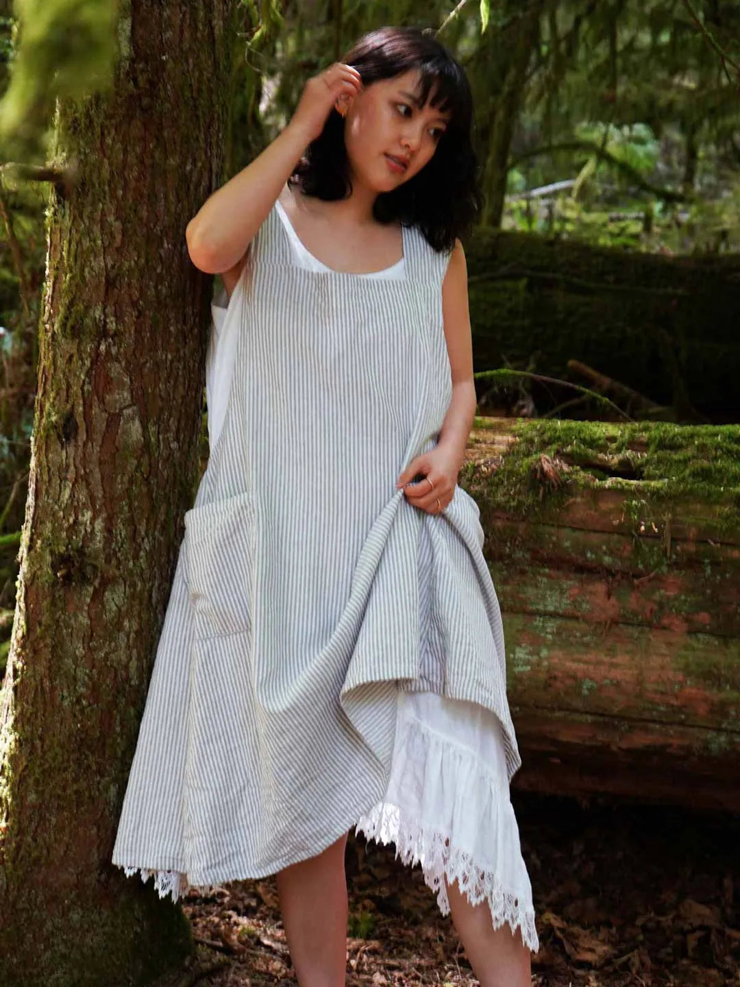 Linen Apron Dress with Pockets in Yard Dye Stripe Ditsy Cream Floral / One Size Linen Apron Dress with Pockets in Yard Dye Stripe Ditsy Cream Floral / One Size