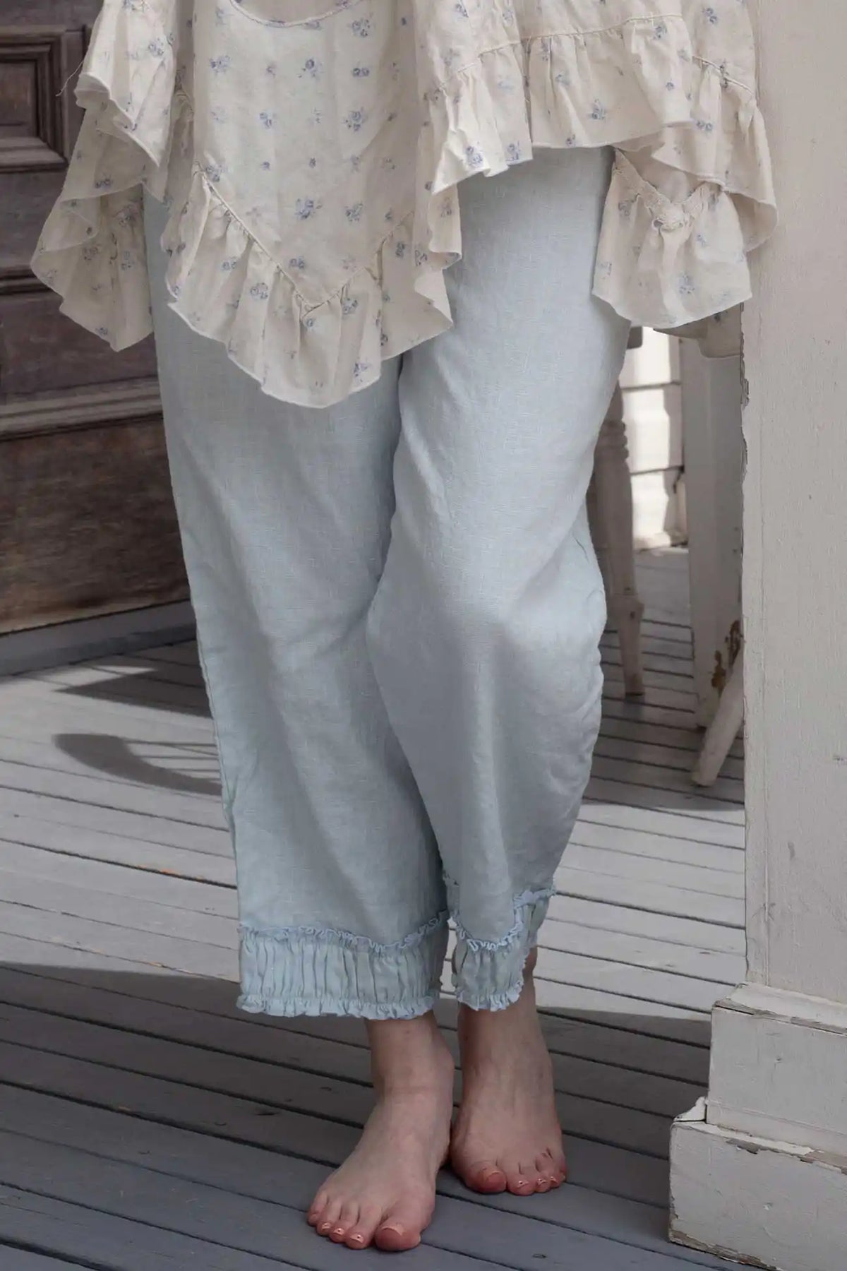Ruched Bottom Crop Pant Linen