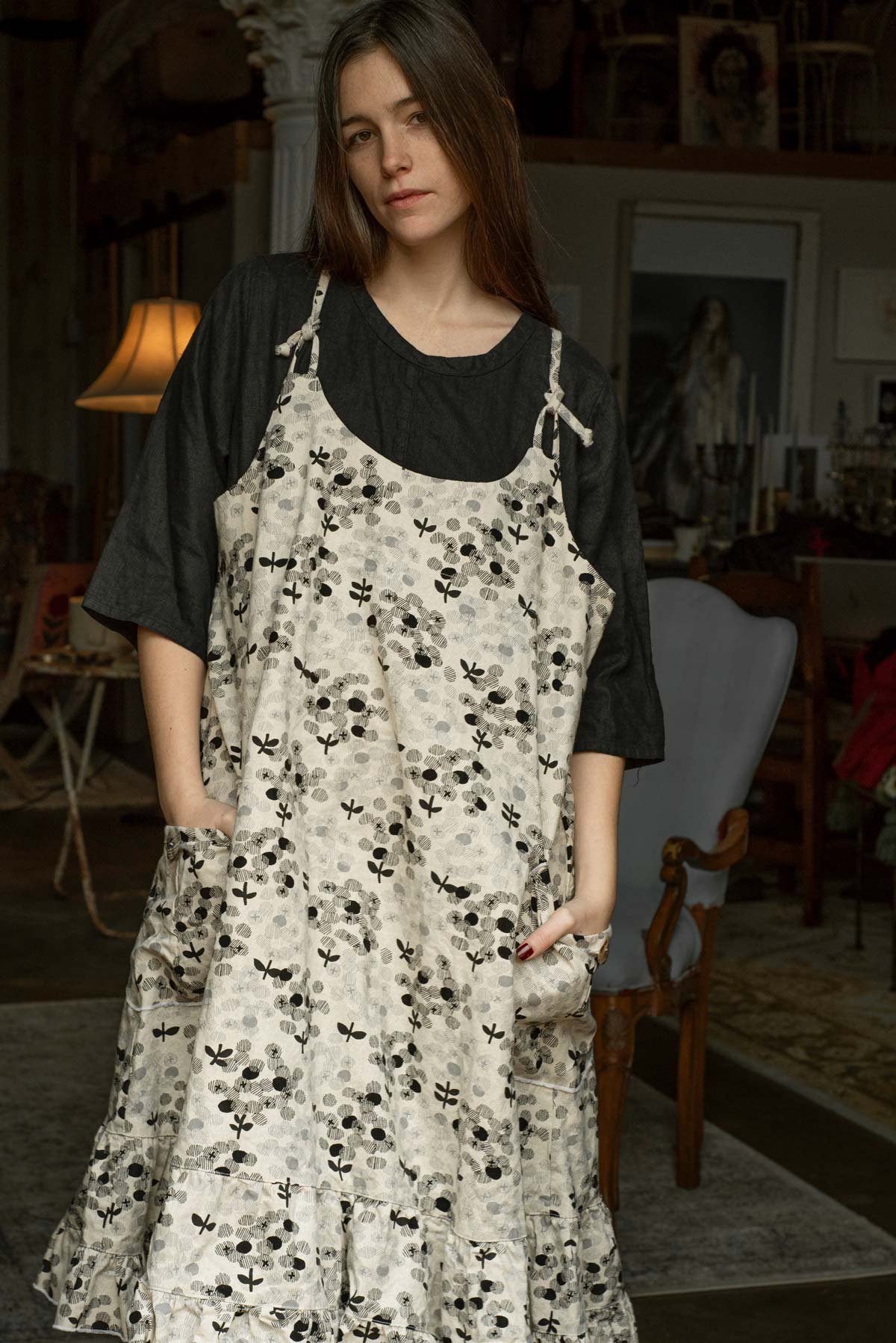 Emma Pinafore, Linen